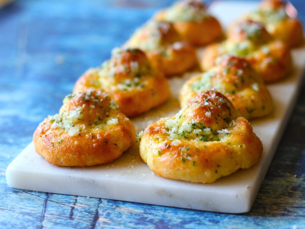 Keto Garlic Parmesan Knots
